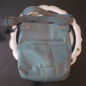 Bucket crossbody bag